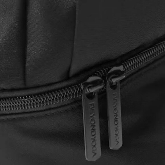 Beyond Yoga Convertible Black Gym Bag Backpack Tote Bag New With Tags NWT